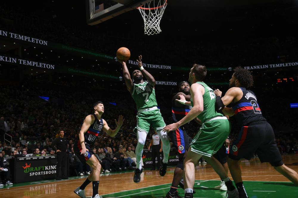 同时填补了 同时填补了