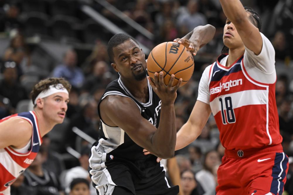 球送入网底 球送入网底